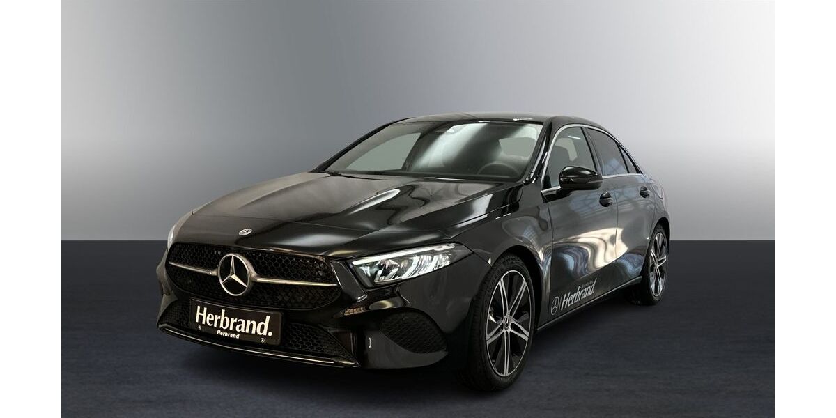 Mercedes-Benz A 180 7.032 km 32.390 &euro; Kevelaer 47623