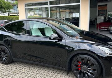 Tesla Model Y 36.985 km 41.680 &euro; Lörrach 79541