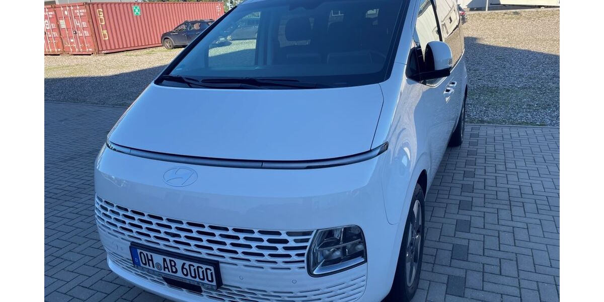 Hyundai STARIA 14.416 km 43.990 &euro; Oldenburg in Holstein 23758