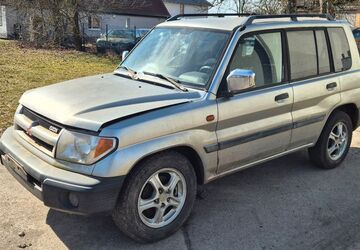 Mitsubishi Pajero 223.000 km 1.299 &euro; Löwenberger Land OT Teschendorf 16775