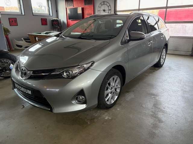 Toyota Auris 130.200 km 7.990 &euro; Tuntenhausen 83104