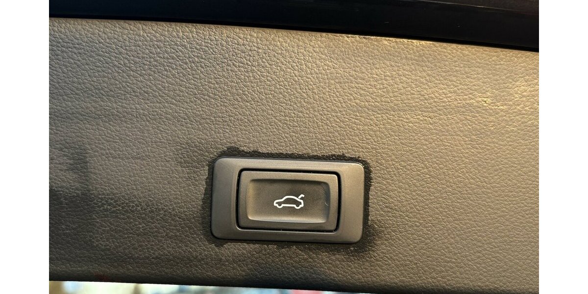 Audi A6 Avant 2.0 TDI Quattro KAMERA/PANO/NAVI/LED 163.139 km 18.900 &euro; Villingen-Schwenningen 78054