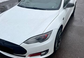 Tesla Model S 193.000 km 16.600 &euro; Marijampole 