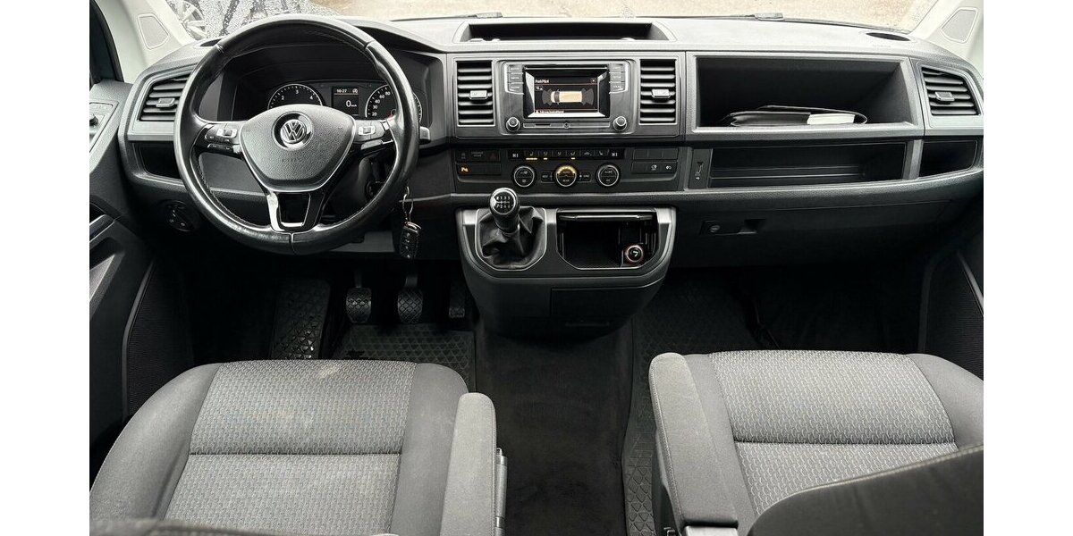 VW T6 Multivan Trendline SHZ/AHK/7.SITZ/TEMPOMAT 123.500 km 27.900 &euro; Villingen-Schwenningen 78054