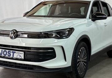 VW Tiguan 13.040 km 39.950 &euro; Arnsberg 59823