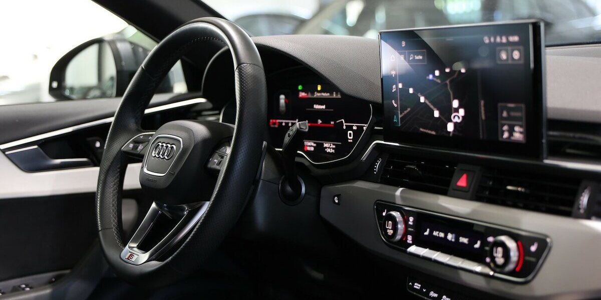 Audi A4 Avant 40 TFSI QUATTRO S-LINE SPORT BLACK TOP 113.000 km 27.444 &euro; Hamm 59077