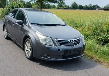 Toyota Avensis 122.334 km 4.000 &euro; Berlin 13629