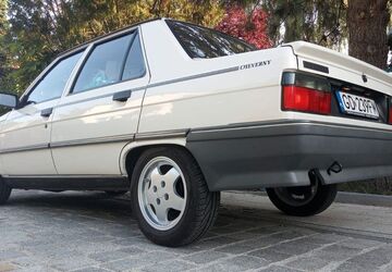 Renault R 9 85.030 km 5.099 &euro; Gdańsk 