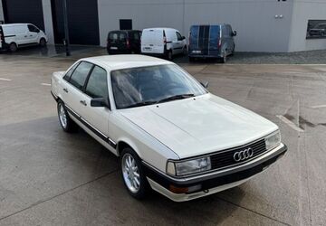 Audi 200 174.815 km 20.500 &euro; Aalst 09300