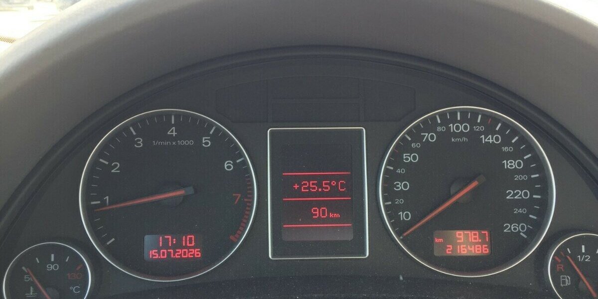 Audi A4 2.0,AHK,Sitzheiz.,Navi,Tüv 11/27! 216.000 km 2.600 &euro; Himmelkron 95502