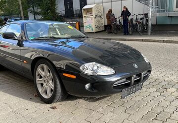 Jaguar XK8 168.000 km 15.500 &euro; Berlin 12524