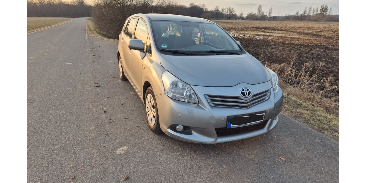 Toyota Verso 234.132 km 7.490 &euro; SCHWEDT/ODER 16303