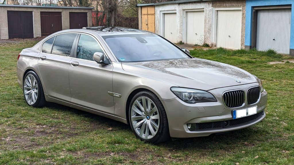 BMW 740 185.100 km 14.899 &euro; Leipzig 04229
