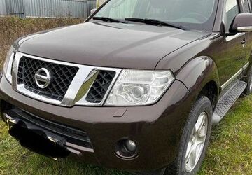 Nissan Pathfinder 202.529 km 15.990 &euro; Hamburg 22529