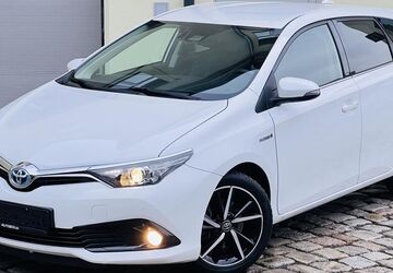 Toyota Auris 96.854 km 14.890 &euro; Dresden 01257