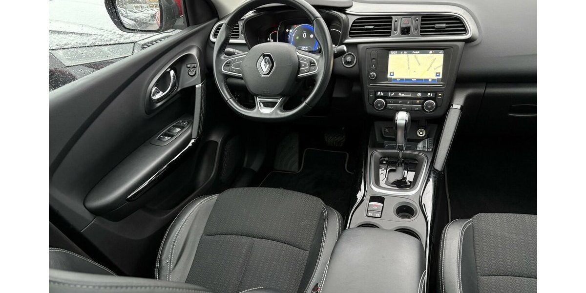 Renault Kadjar 1.2 Collection PANORAMA/NAVI/SHZ/PDC/GRA 71.999 km 13.900 &euro; Villingen-Schwenningen 78054