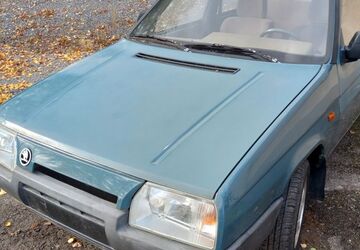 Skoda Favorit 142.209 km 2.500 &euro; Augustusburg 09573