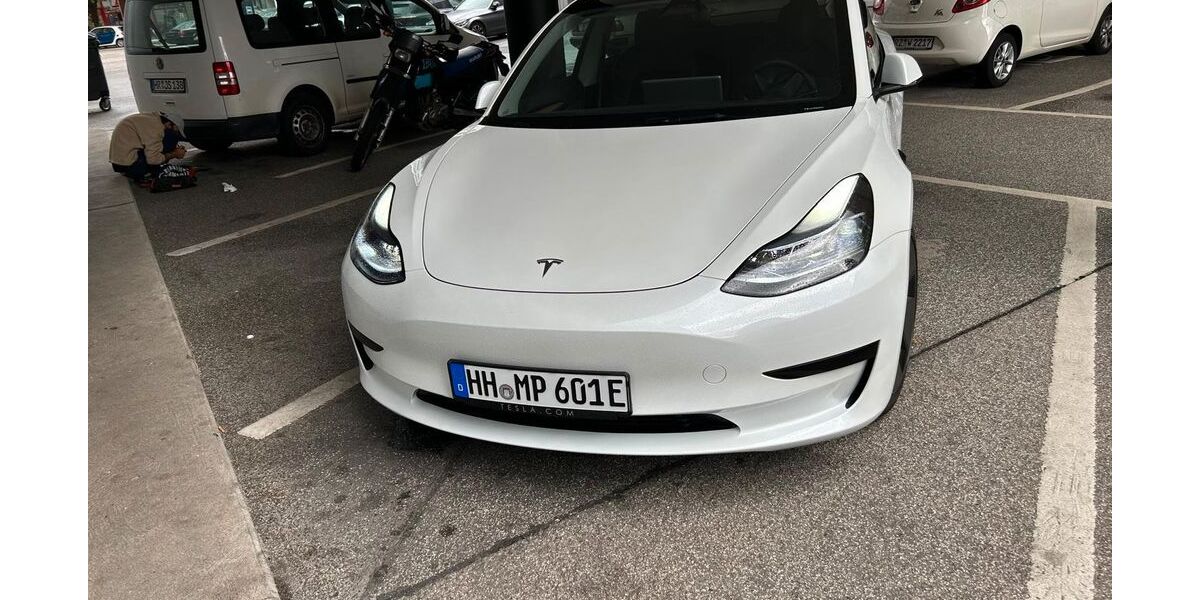 Tesla Model 3 26.999 km 27.890 &euro; Hamburg 22529