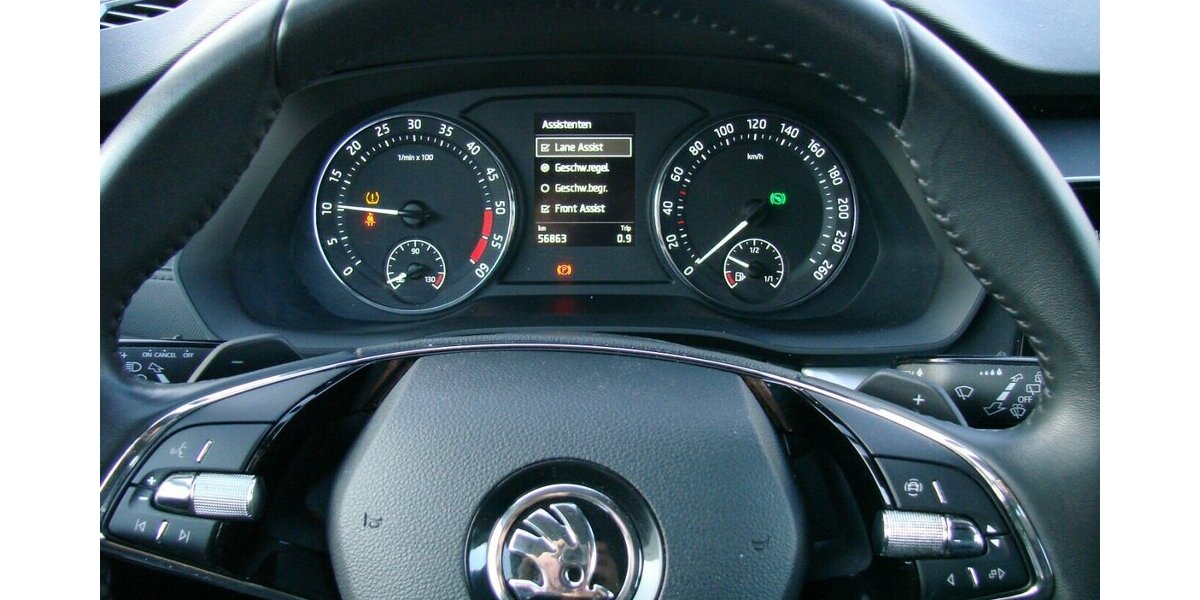 Skoda Octavia 2.0TDI Selection LED Tempomat Spurhalteass 56.838 km 24.980 &euro; Falkensee 14612