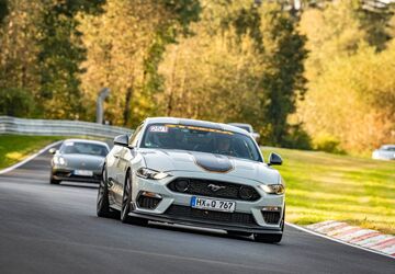 Ford Mustang 17.000 km 94.950 &euro; Hofgeismar 34369