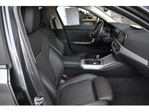 BMW 320d Touring Aut. Advantage Keyless PanoDach 29.807 km 32.995 &euro; Donauwörth 86609