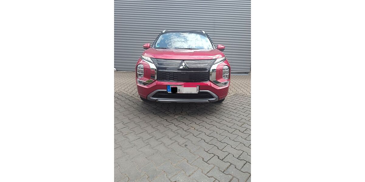 Mitsubishi Outlander 1.900 km 56.590 &euro; Oberursel 61440