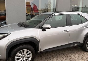 Toyota Yaris Cross 16.400 km 23.999 &euro; Königsbrunn / Augsburg 86343