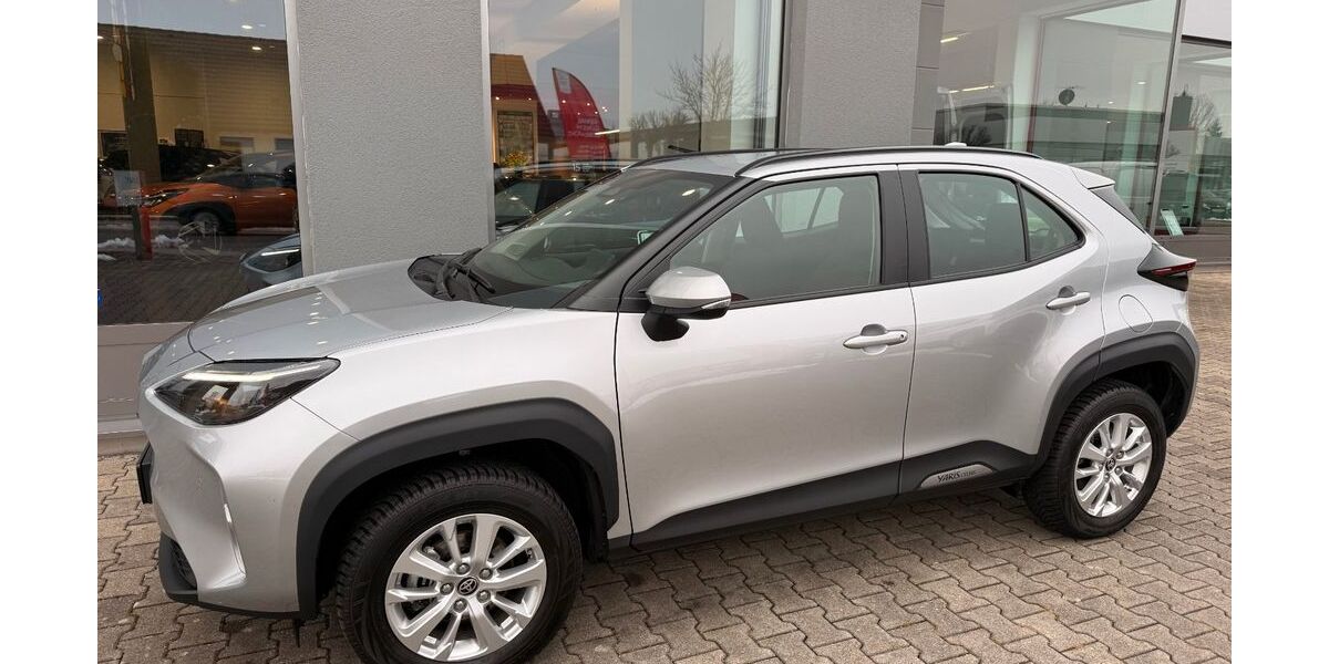 Toyota Yaris Cross 16.400 km 23.999 &euro; Königsbrunn / Augsburg 86343