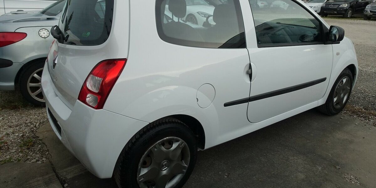 Renault Twingo Authentique §10/27 R/CD ZV-FB Servo ABS 132.700 km 2.300 &euro; Neumarkt/OPf 92318