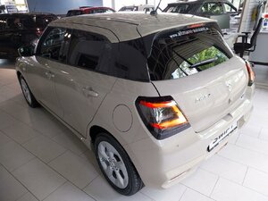 Suzuki Swift Dualjet Hybrid Comfort Kam ACC DAB+ 2.900 km 18.390 &euro; HAAN 42781