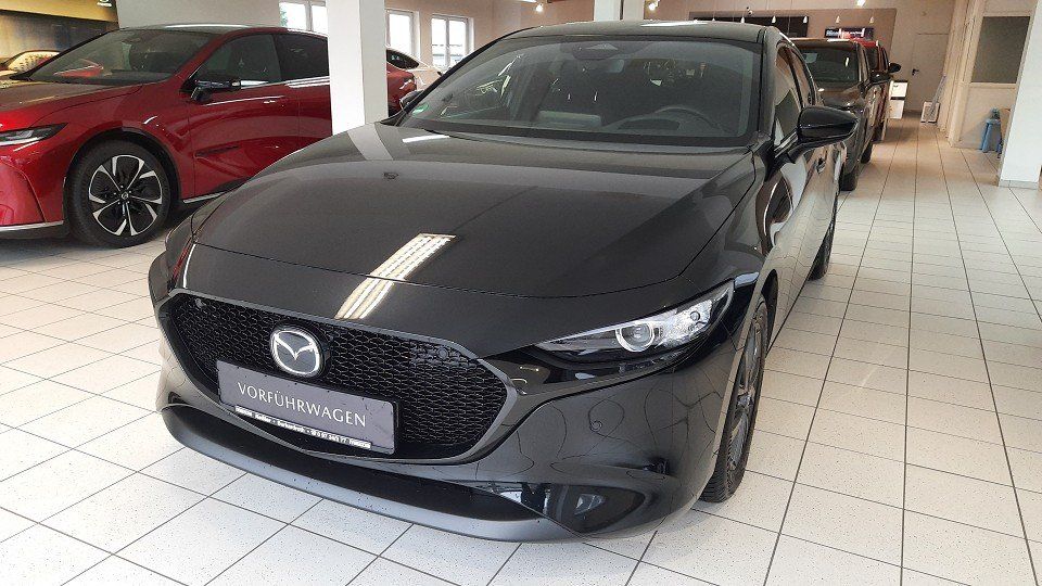 Mazda 3 2.212 km 25.950 &euro; Burkardroth 97705