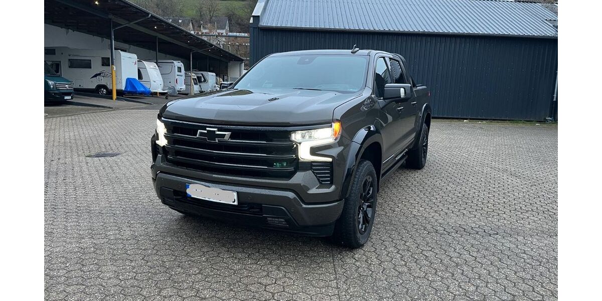 Chevrolet Silverado 23.000 km 81.900 &euro; Oberreifferscheid 53940