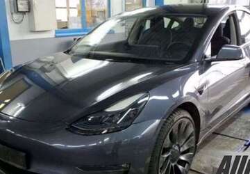 Tesla Model 3 61.950 km 32.900 &euro; Schöningen 38364