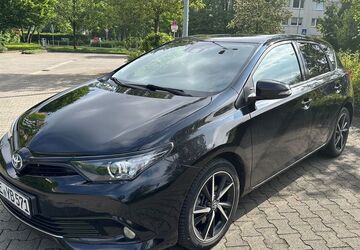 Toyota Auris 124.500 km 14.900 &euro; Monheim 40789