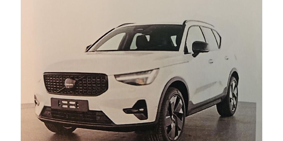 Volvo XC40 14.297 km 35.998 &euro; Chemnitz OT Röhrsdorf 09247