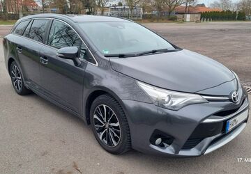Toyota Avensis 72.254 km 16.000 &euro; Hamm 59071