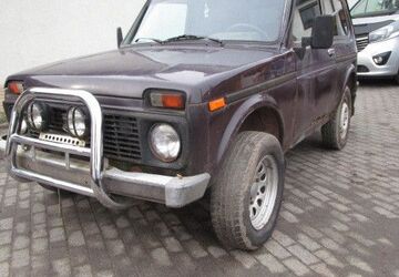 Lada Niva 86.520 km 1.999 &euro; Eisfeld 98673