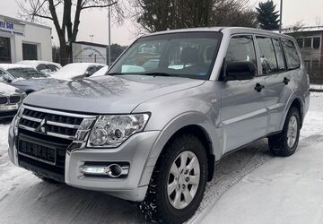 Mitsubishi Pajero 176.153 km 15.480 &euro; Hamburg - 1 Min. vom Hamburg Airport 22415