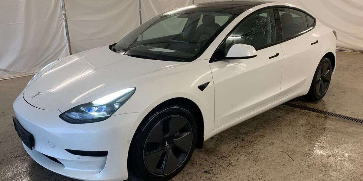 Tesla Model 3 44.997 km 25.740 &euro; Herges-Hallenberg 98587