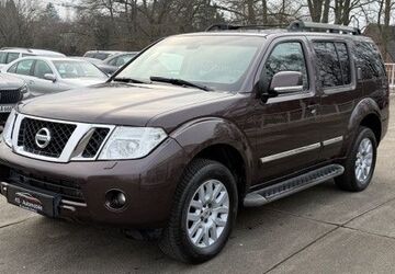 Nissan Pathfinder 202.529 km 14.990 &euro; Hamburg 22529