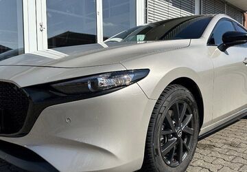 Mazda 3 8.121 km 24.790 &euro; Waren 17192