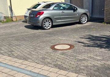 Peugeot 207 124.000 km 5.100 &euro; Nürnberg 90408