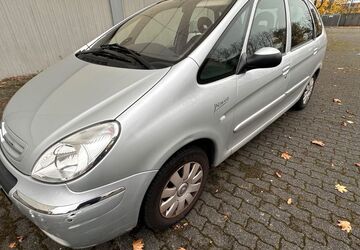 Citroen Xsara Picasso 210.000 km 1.990 &euro; Hanau 63452