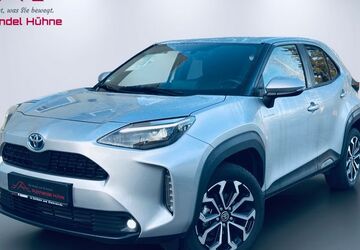 Toyota Yaris Cross 14.854 km 22.922 &euro; Döbeln 04720