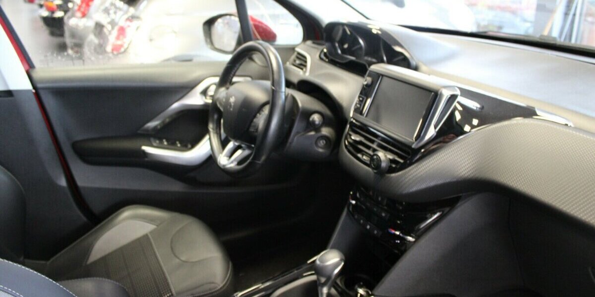 Peugeot 2008 BlueHDi FAP Aut. Allure 68.747 km 13.980 &euro; Euskirchen 53881