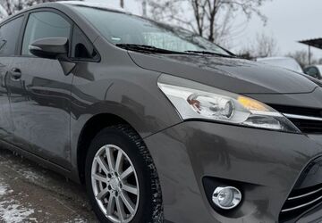 Toyota Verso 80.000 km 12.200 &euro; Stendal 39576