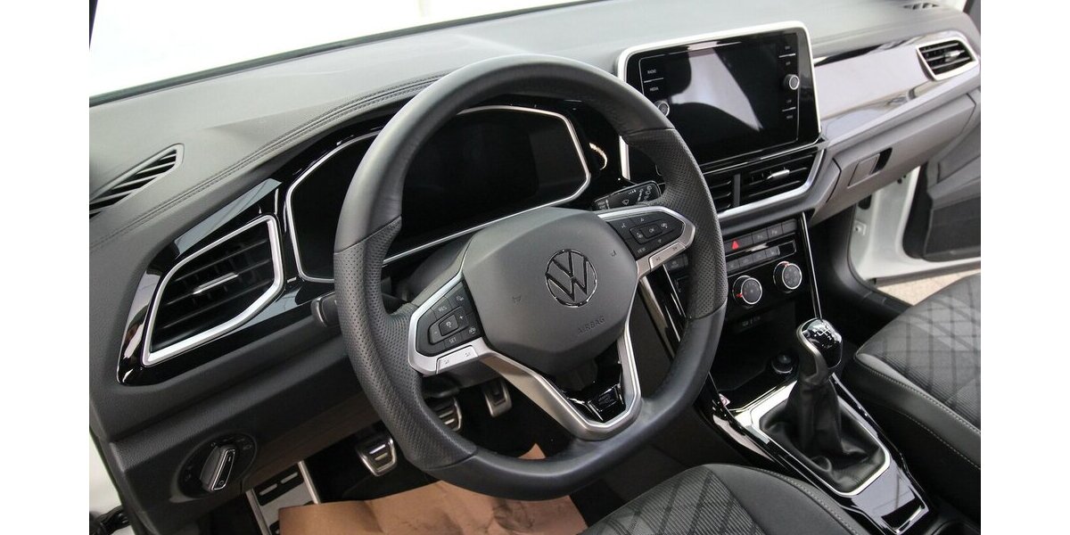 VW T-Roc TSI R-Line LED+ACC+SITZHEIZUNG 22.040 km 24.900 &euro; Hagenow 19230