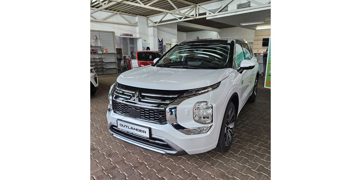 Mitsubishi Plug-in Hybrid Outlander 6.000 km 53.199 &euro; Witten 58454