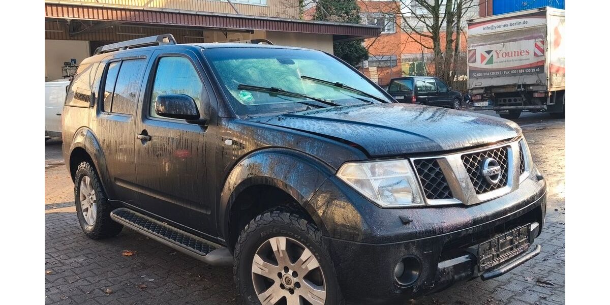 Nissan Pathfinder 223.710 km 4.999 &euro; Berlin 12349