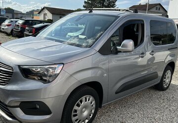 Opel Combo 1.2i Edition 1.HAND Tempomat DAB PDC 54.200 km 15.850 &euro; Altdorf 84032